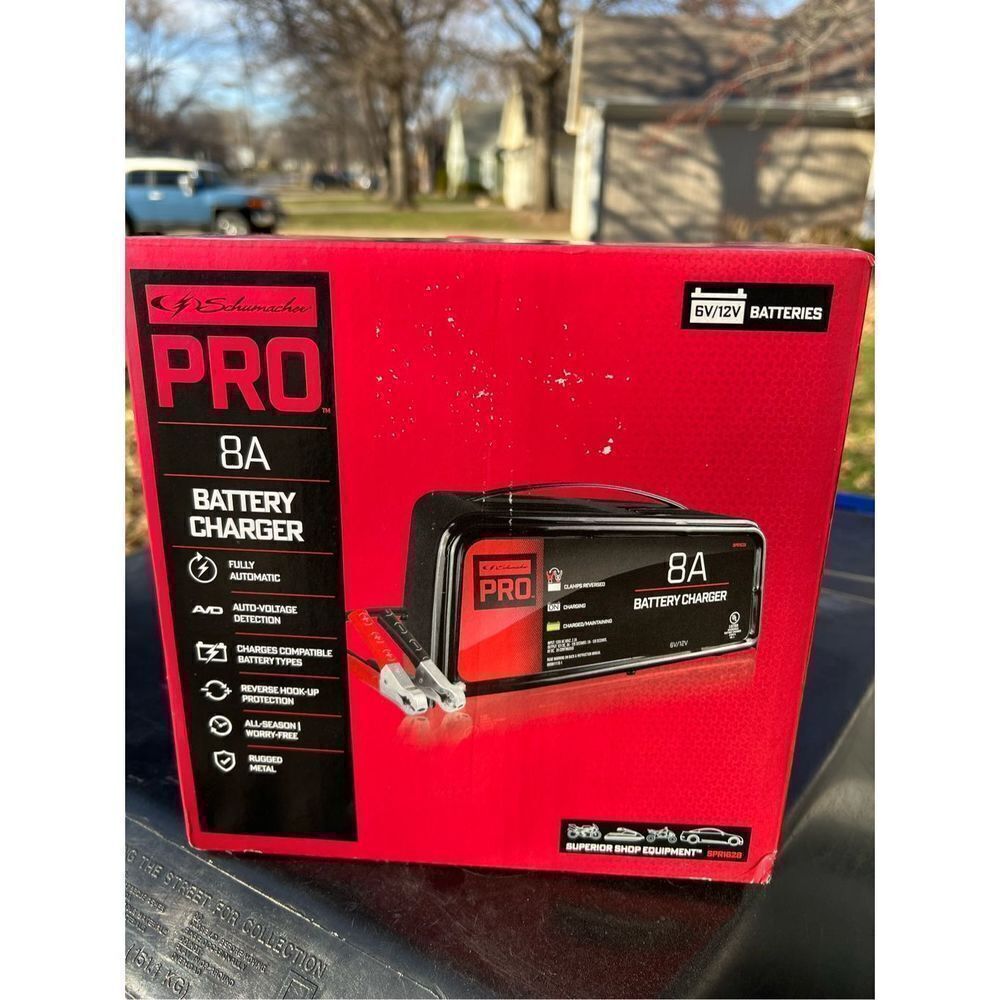 Schumacher Pro Automotive 6-Volt/12-Volt 8-Amp/2-Amp Battery Charger
